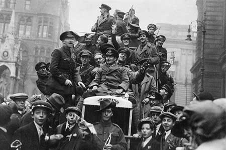 Armistice-Day-Birmingham-1918-©-IWM-Q-63690_450-x-300
