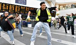 Marshon-Flashmob_300x200 Marshon-Flashmob_300x200