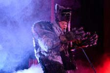 Stewart Lee vs The ManWulf Production photograph.